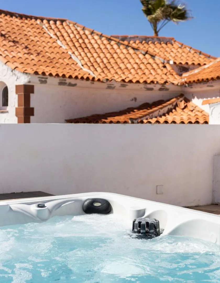 Casa Naranja - Heated Pool - Bbq - Terrace - Free Wifi - Child & Pet-Friendly - 3 Bedrooms - 6 People Poris de Abona