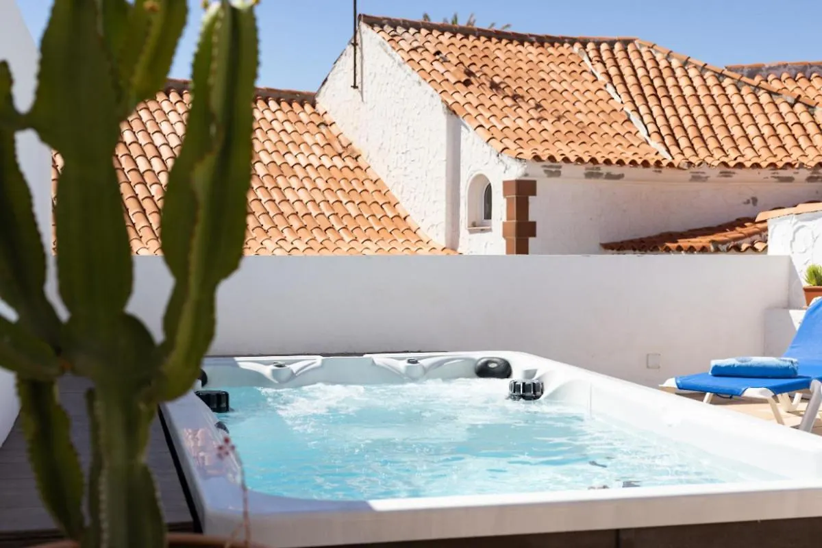 Willa Casa Naranja - Heated Pool - Bbq - Terrace - Free Wifi - Child & Pet-Friendly - 3 Bedrooms - 6 People Poris de Abona